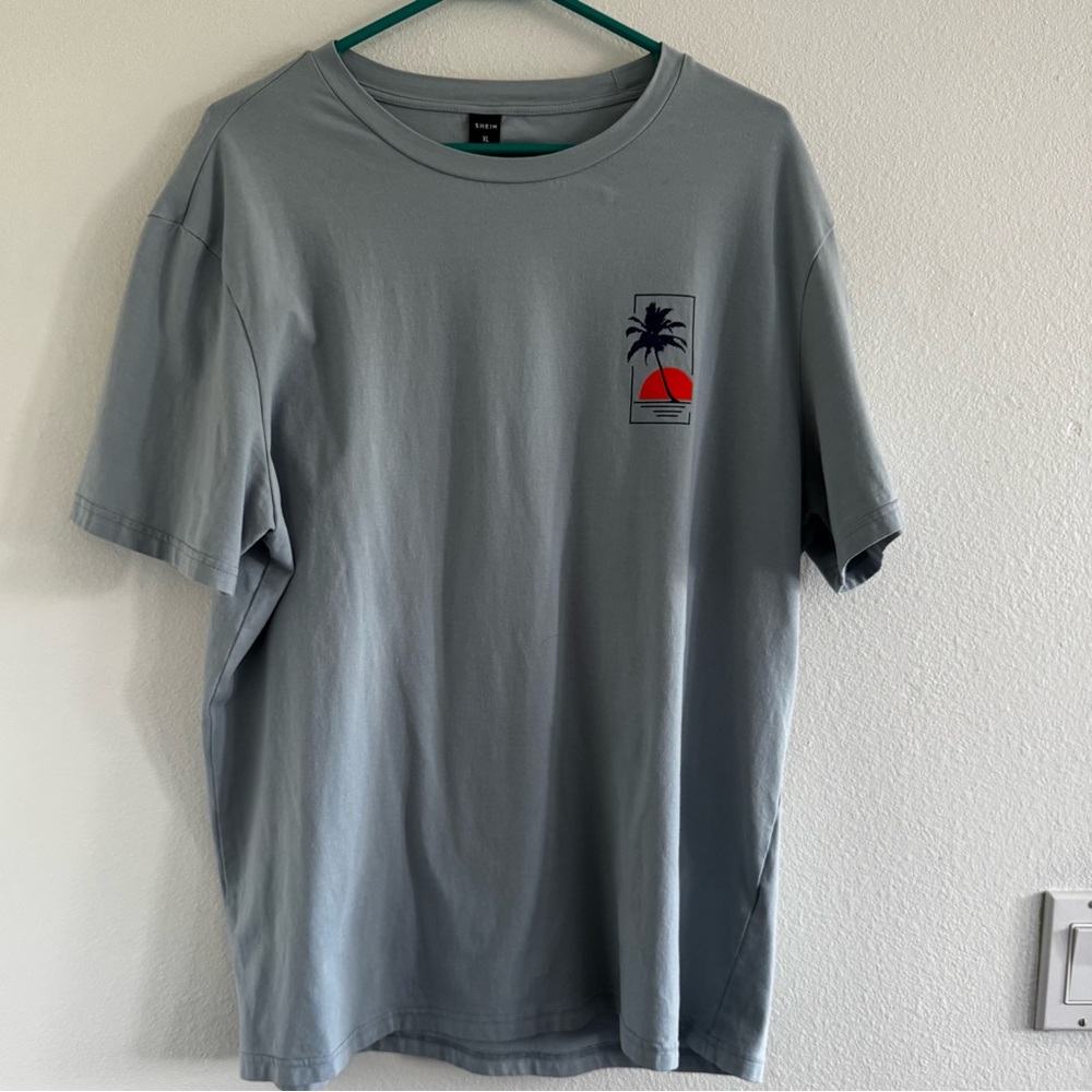 SHEIN Gray Short Sleeve Tee with Minimal Graphic Size XL